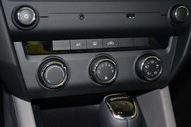 2015款斯柯达明锐1.6L自动逸俊版