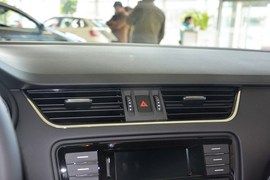 2015款斯柯达明锐1.6L自动逸俊版