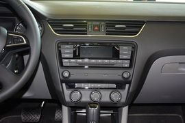 2015款斯柯达明锐1.6L自动逸俊版