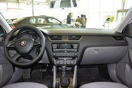 2015款斯柯达明锐1.6L自动逸俊版