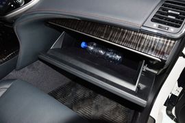 2015款丰田皇冠2.5L尊享版