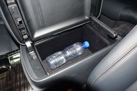 2015款丰田皇冠2.5L尊享版