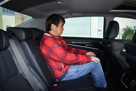 2015款丰田皇冠2.5L尊享版