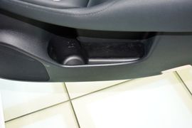 2015款丰田皇冠2.5L尊享版