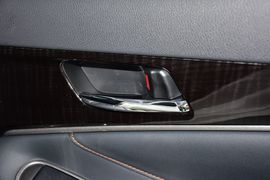 2015款丰田皇冠2.5L尊享版