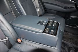 2015款丰田皇冠2.5L尊享版