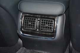 2015款丰田皇冠2.5L尊享版