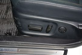 2015款丰田皇冠2.5L尊享版