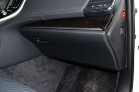 2015款丰田皇冠2.5L尊享版