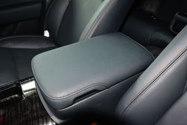 2015款丰田皇冠2.5L尊享版
