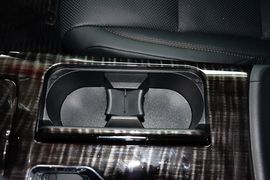 2015款丰田皇冠2.5L尊享版