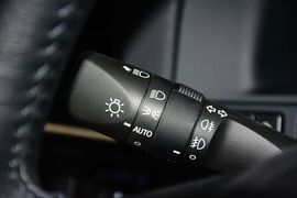 2015款丰田皇冠2.5L尊享版