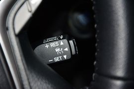 2015款丰田皇冠2.5L尊享版