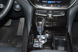 2015款丰田皇冠2.5L尊享版