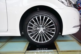 2015款丰田皇冠2.5L尊享版