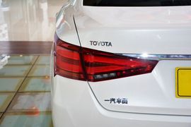 2015款丰田皇冠2.5L尊享版