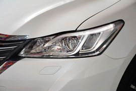2015款丰田皇冠2.5L尊享版