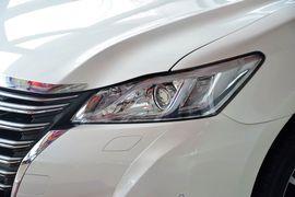 2015款丰田皇冠2.5L尊享版
