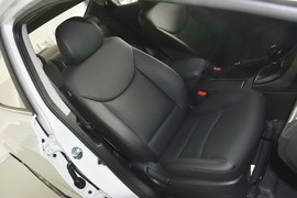 2015款现代朗动1.6L自动尊贵型