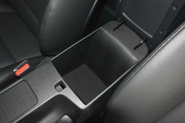 2015款现代朗动1.6L自动尊贵型