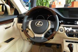 2014款雷克萨斯ES250豪华版
