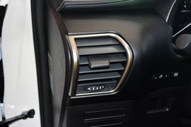 2015款雷克萨斯NX200