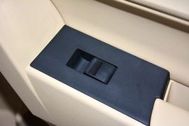 2014款丰田卡罗拉1.6L手动GL-i真皮版