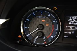 2014款丰田卡罗拉1.6L手动GL-i真皮版