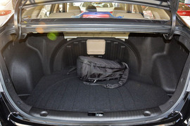 2011款现代悦动1.6L自动豪华型