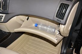 2011款现代悦动1.6L自动豪华型