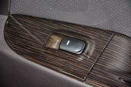 2011款现代悦动1.6L自动豪华型