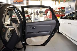 2011款现代悦动1.6L自动豪华型