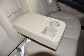 2011款现代悦动1.6L自动豪华型