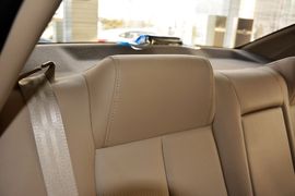 2011款现代悦动1.6L自动豪华型