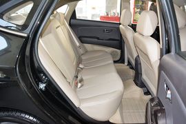2011款现代悦动1.6L自动豪华型