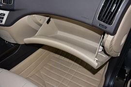 2011款现代悦动1.6L自动豪华型