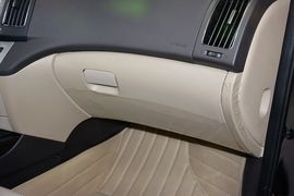 2011款现代悦动1.6L自动豪华型