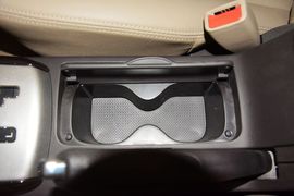 2011款现代悦动1.6L自动豪华型