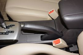 2011款现代悦动1.6L自动豪华型