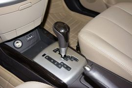 2011款现代悦动1.6L自动豪华型