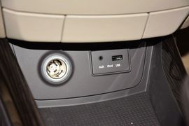 2011款现代悦动1.6L自动豪华型