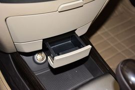 2011款现代悦动1.6L自动豪华型