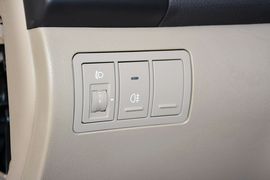 2011款现代悦动1.6L自动豪华型