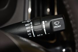 2011款现代悦动1.6L自动豪华型