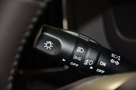 2011款现代悦动1.6L自动豪华型