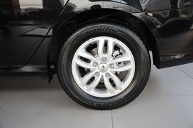 2011款现代悦动1.6L自动豪华型