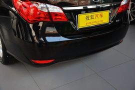 2011款现代悦动1.6L自动豪华型