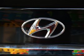 2011款现代悦动1.6L自动豪华型