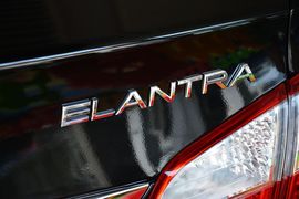 2011款现代悦动1.6L自动豪华型