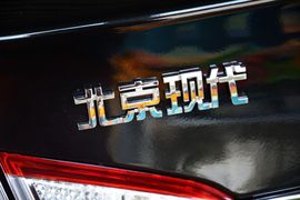 2011款现代悦动1.6L自动豪华型